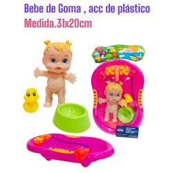 BEBE DE GOMA EN BAÑERA
